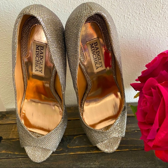 Badgley Mischka iridescent glitter/shiny metallic heels (size 6).🌹 - Picture 12 of 16